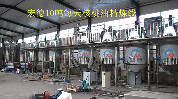 <a href=http://dreamgarden.cn/chanpin target=_blank class=infotextkey>精煉設(shè)備</a>安裝現(xiàn)場(chǎng)