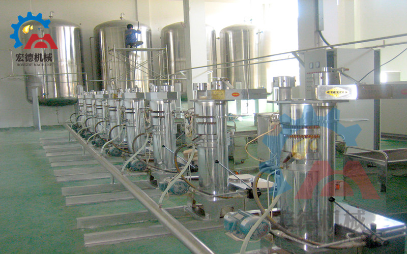 液壓<a href=http://dreamgarden.cn/zhayouji/ target=_blank class=infotextkey>榨油機</a>